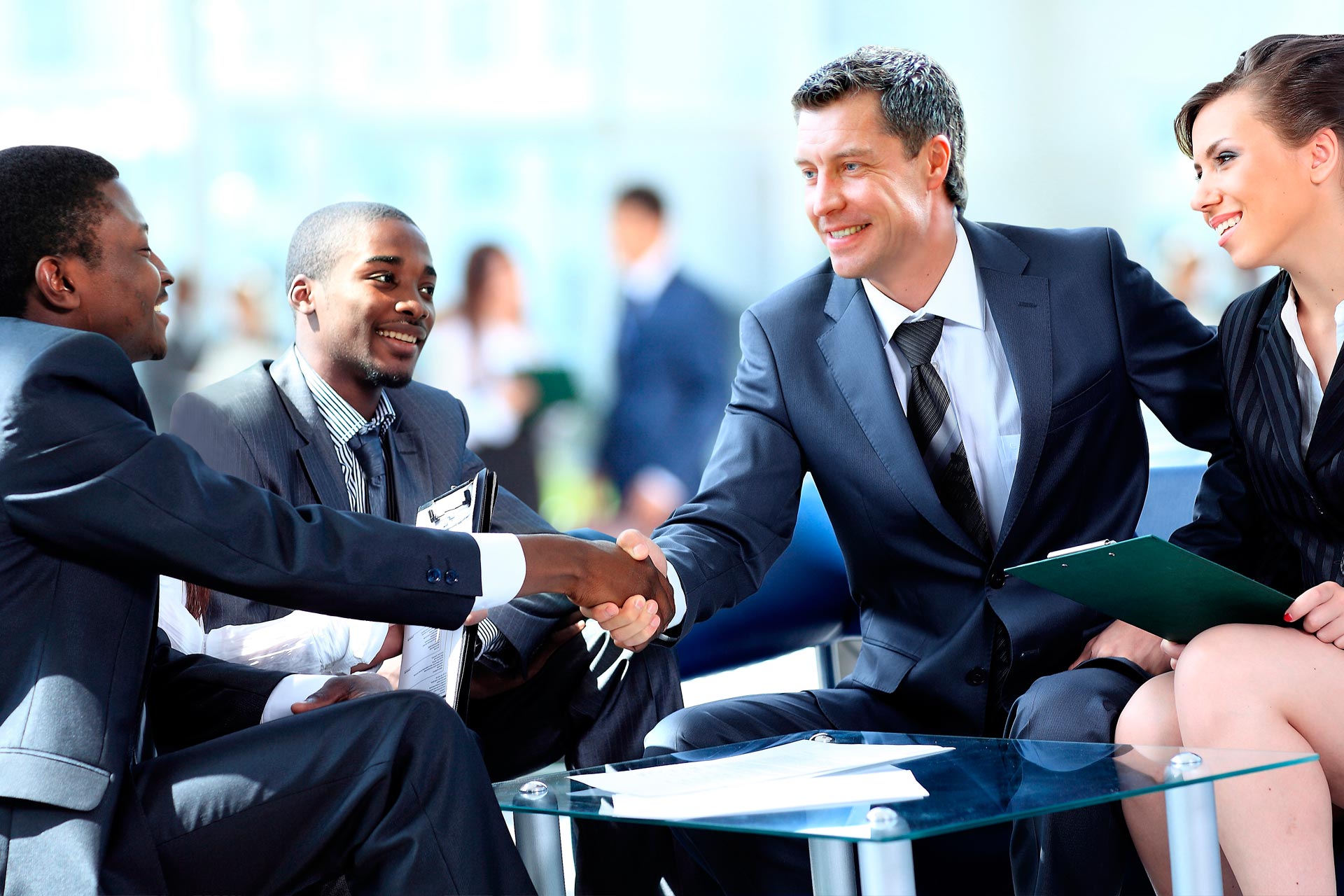 ¿Debe un Director Comercial a sus vendedores? miCliente